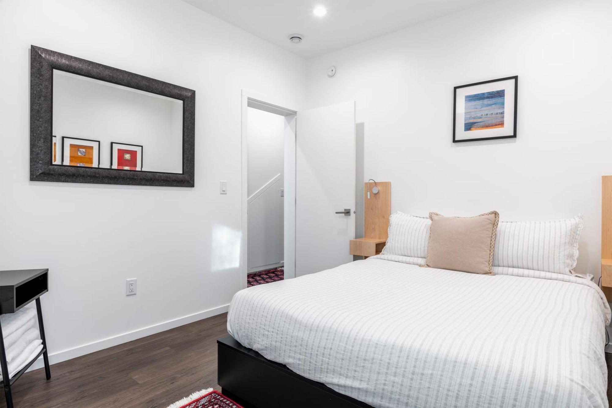 Storm Cove Suites Юклулет Номер фото
